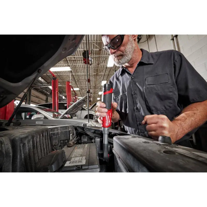 Milwaukee M12 FUEL 12V Extended-Reach Cordless Ratchet Set: 1/4″ + 3/8″ High-Speed Models